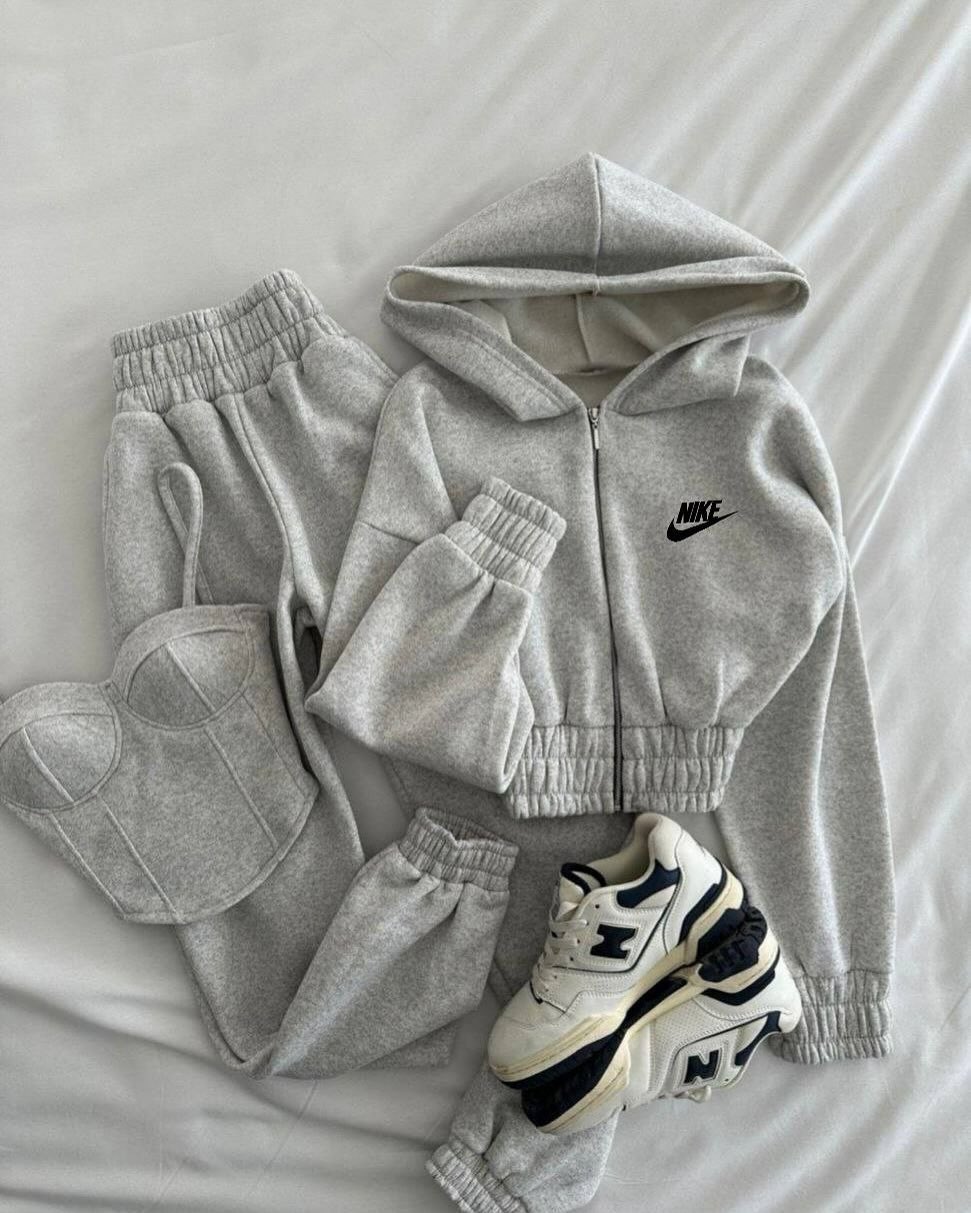 Nike Damen 3-teiliges Set in Grau
